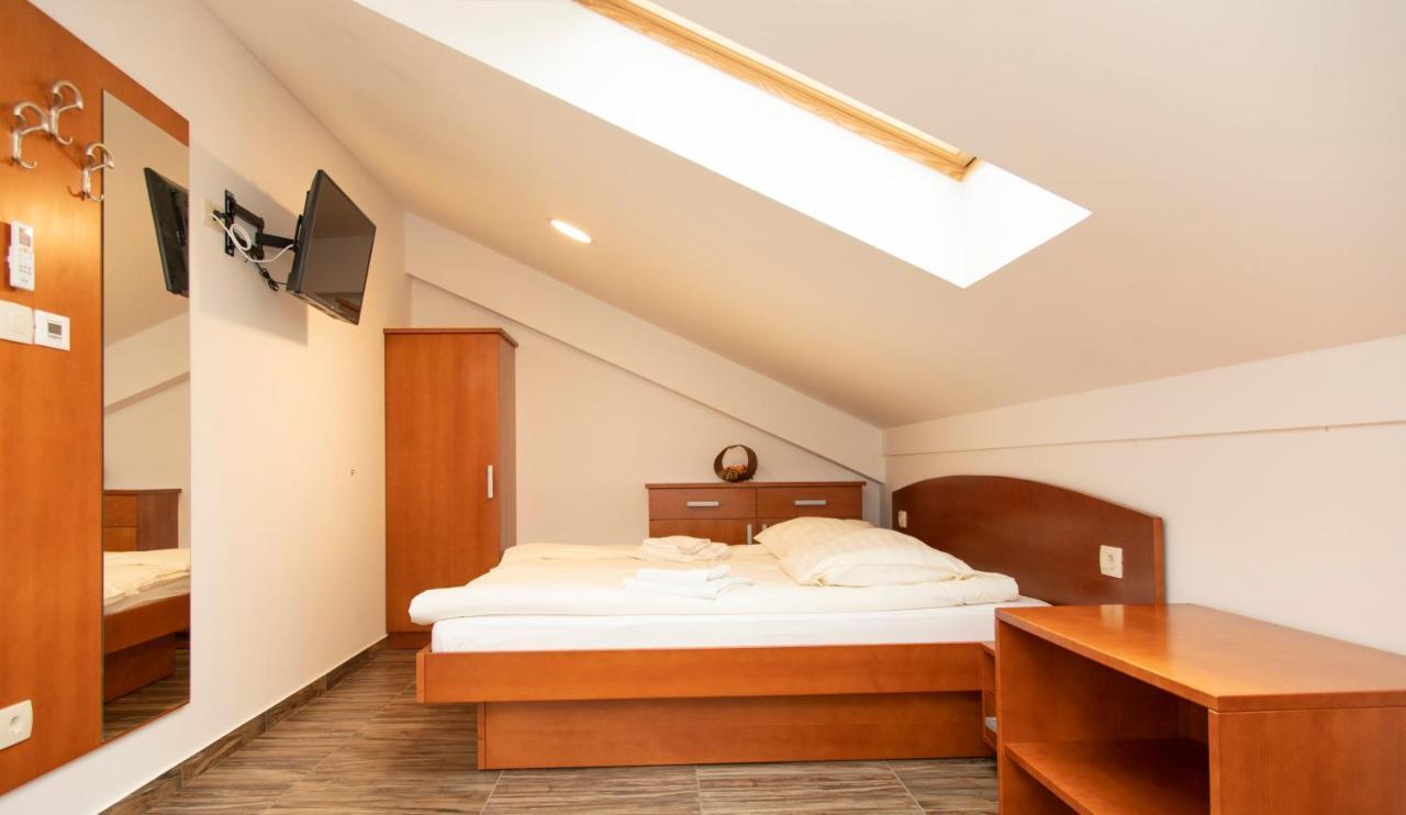 Gostinstvo Tomex Hotel Ilirska Bistrica Buitenkant foto